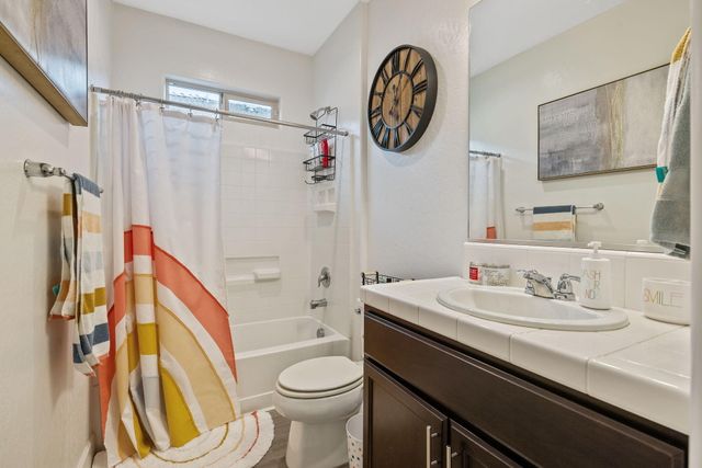 1821 E Arlen Avenue, Visalia, CA 93292