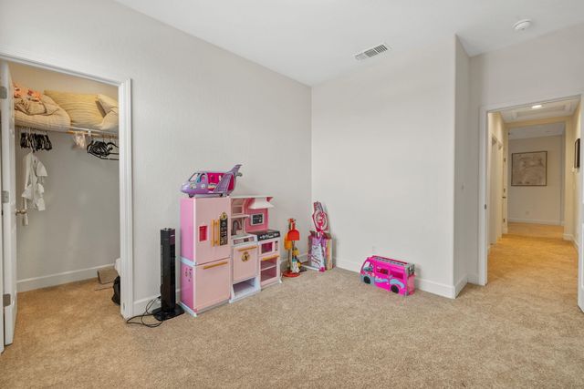 1821 E Arlen Avenue, Visalia, CA 93292