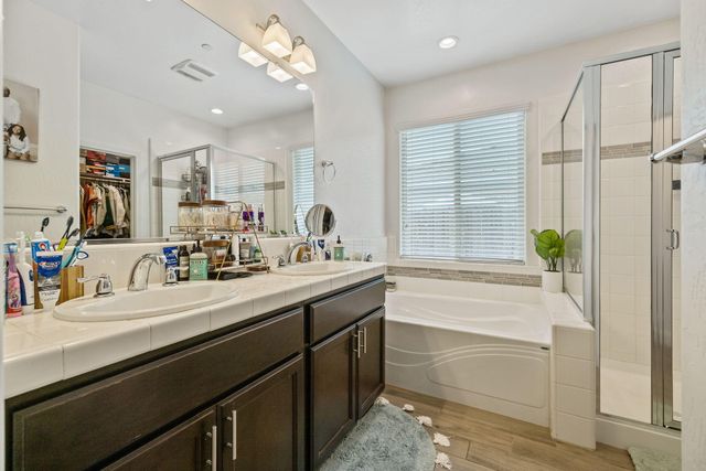 1821 E Arlen Avenue, Visalia, CA 93292