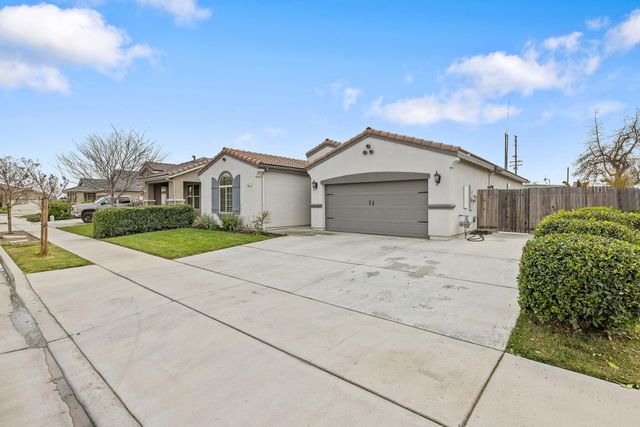 1821 E Arlen Avenue, Visalia, CA 93292