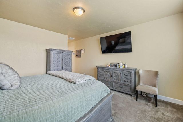 1821 E Arlen Avenue, Visalia, CA 93292