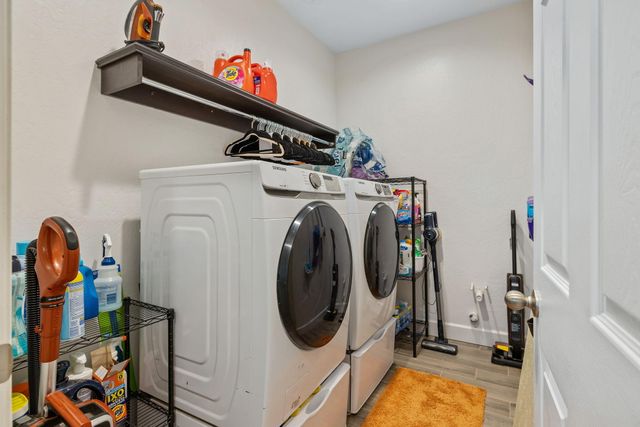 1821 E Arlen Avenue, Visalia, CA 93292