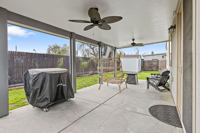 1821 E Arlen Avenue, Visalia, CA 93292