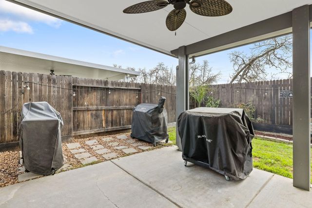 1821 E Arlen Avenue, Visalia, CA 93292