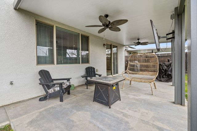 1821 E Arlen Avenue, Visalia, CA 93292