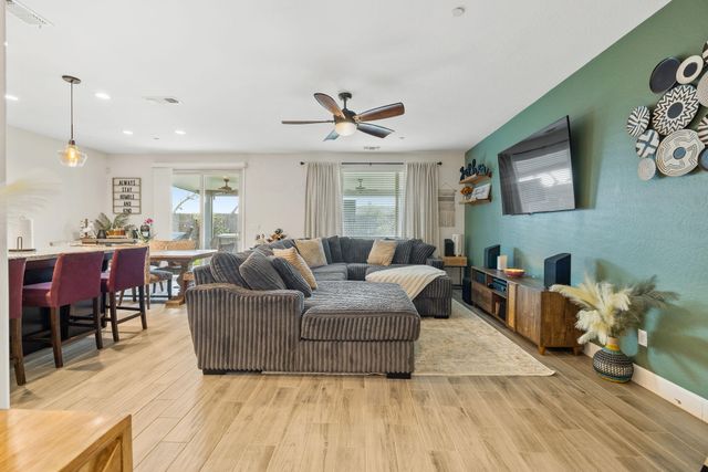 1821 E Arlen Avenue, Visalia, CA 93292