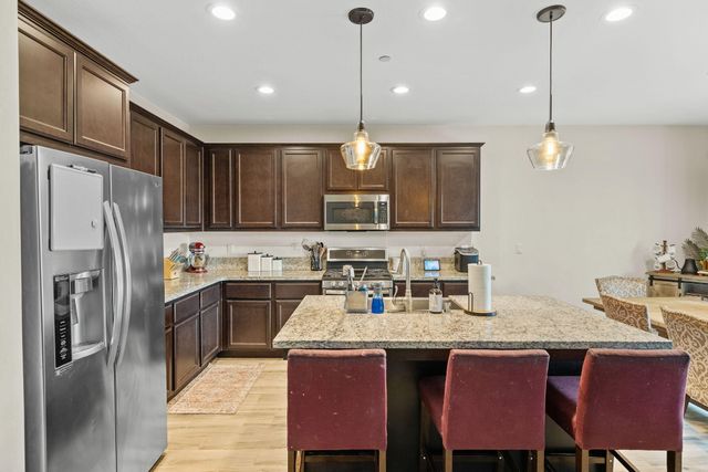 1821 E Arlen Avenue, Visalia, CA 93292