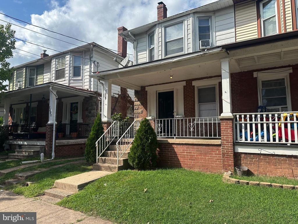 1009 QUEEN ST, POTTSTOWN, PA 19464 — exterior