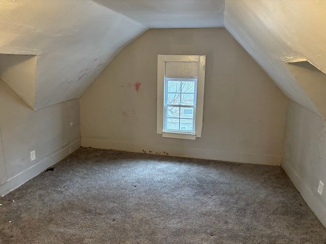 27 Chester St, Springfield, MA 01105