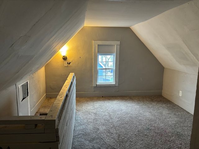 27 Chester St, Springfield, MA 01105
