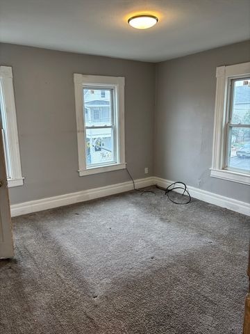 27 Chester St, Springfield, MA 01105