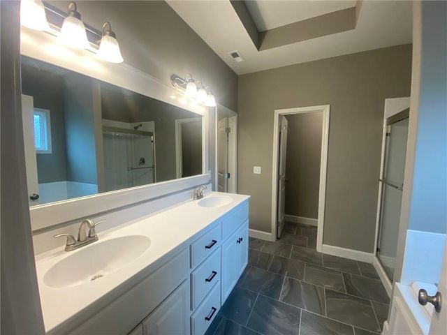 11805 N Wheeling Avenue, Kansas City, MO 64156