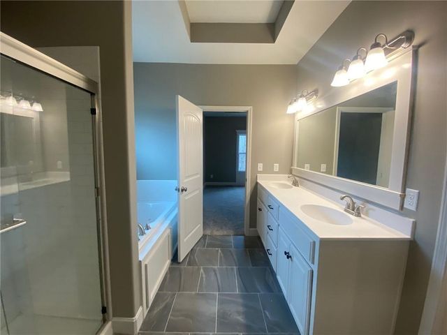 11805 N Wheeling Avenue, Kansas City, MO 64156