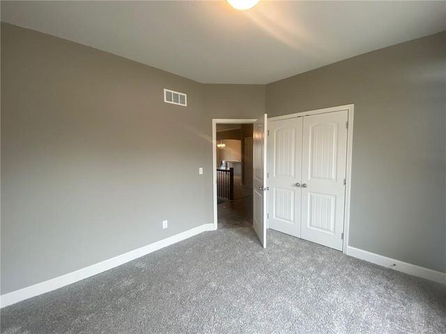 11805 N Wheeling Avenue, Kansas City, MO 64156