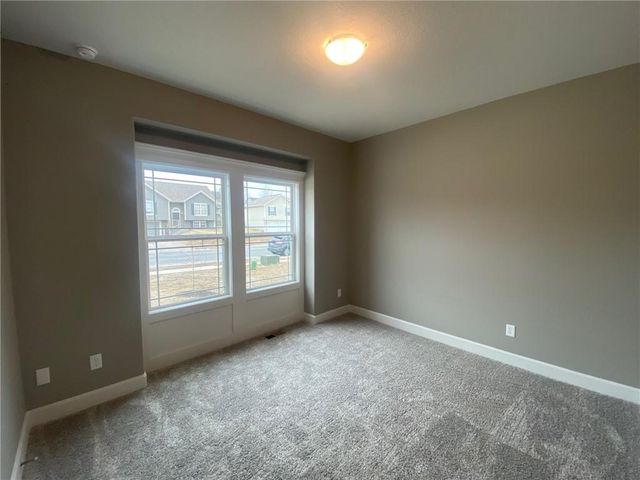 11805 N Wheeling Avenue, Kansas City, MO 64156