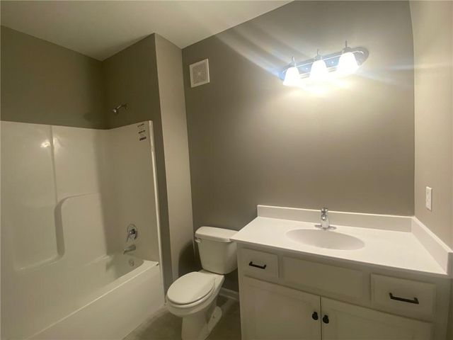 11805 N Wheeling Avenue, Kansas City, MO 64156