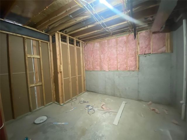 11805 N Wheeling Avenue, Kansas City, MO 64156