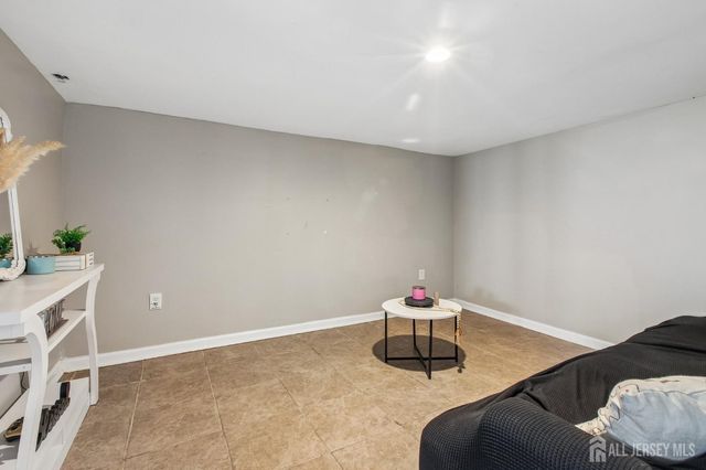 179 Decker Place, Woodbridge Proper, NJ 07095