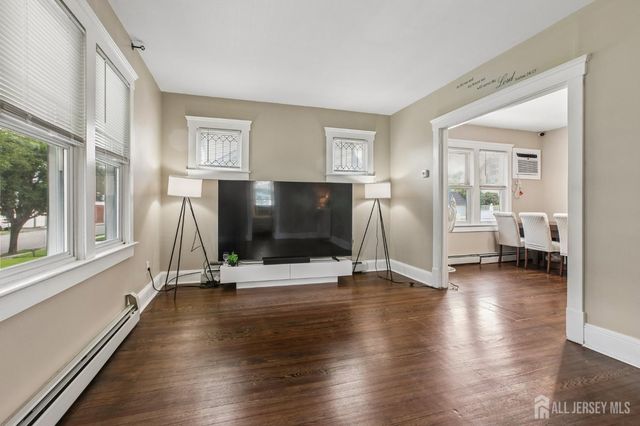 179 Decker Place, Woodbridge Proper, NJ 07095