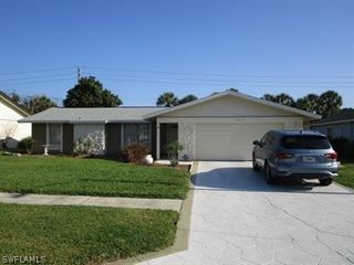 4619 Chippendale DR, Naples, FL 34112