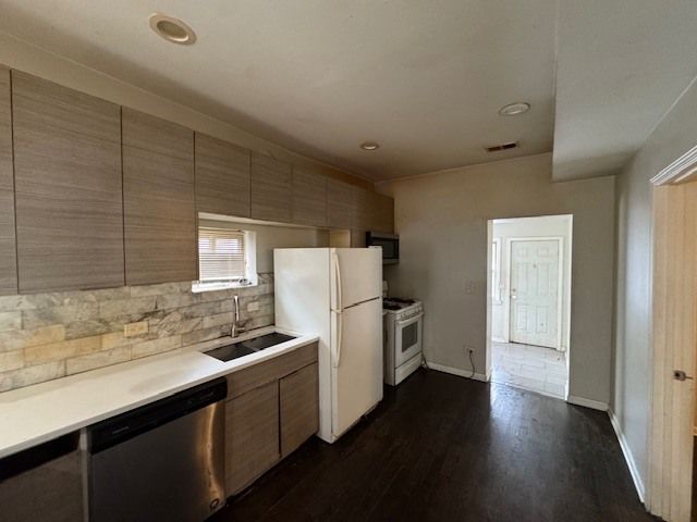 9238 S Dauphin Avenue, Chicago, IL 60619