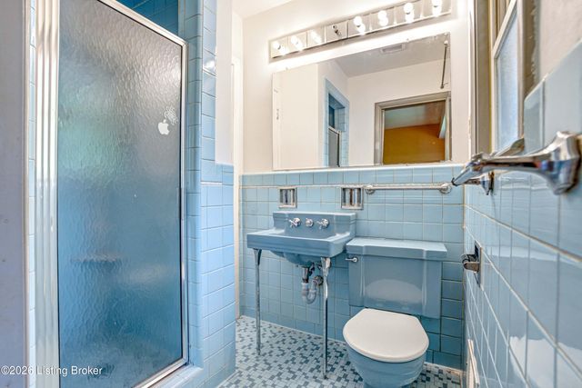 4302 Mount Vernon Rd, Louisville, KY 40220