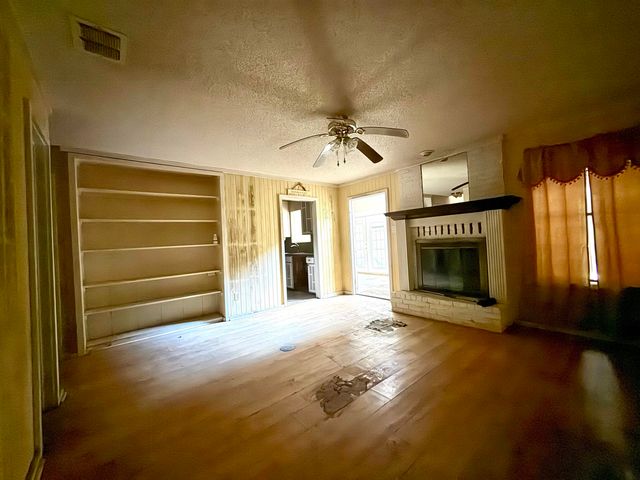 214 Plum Creek, Longview, TX 75605