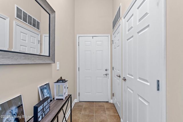 9402 Clubview Dr 203, Louisville, KY 40291
