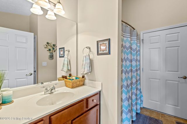 9402 Clubview Dr 203, Louisville, KY 40291