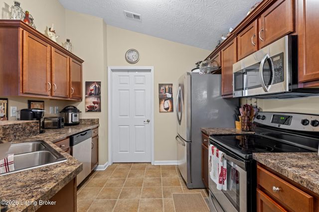 9402 Clubview Dr 203, Louisville, KY 40291