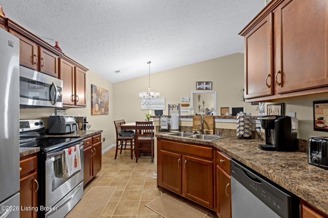 9402 Clubview Dr 203, Louisville, KY 40291