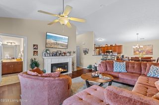 9402 Clubview Dr 203, Louisville, KY 40291