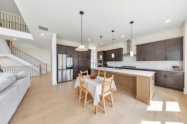 950 Keystone Drive, Woodstock, GA 30188