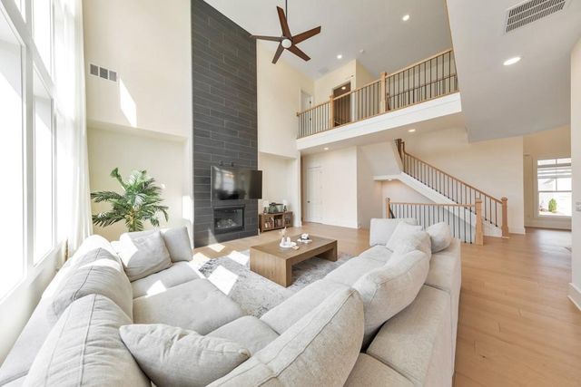 950 Keystone Drive, Woodstock, GA 30188