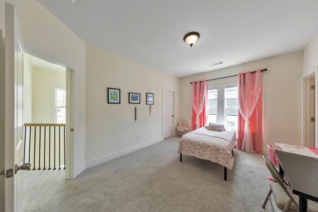 950 Keystone Drive, Woodstock, GA 30188