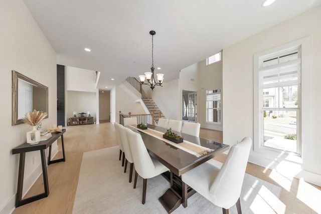 950 Keystone Drive, Woodstock, GA 30188