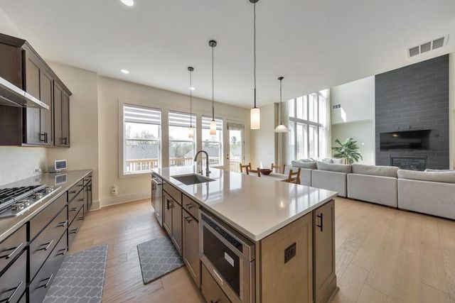 950 Keystone Drive, Woodstock, GA 30188