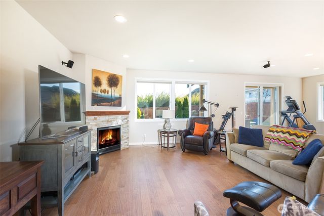 271 Blue Glacier Loop, Sequim, WA 98382