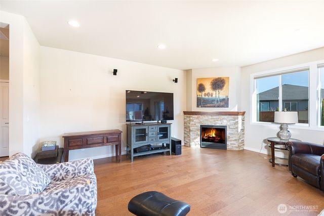 271 Blue Glacier Loop, Sequim, WA 98382