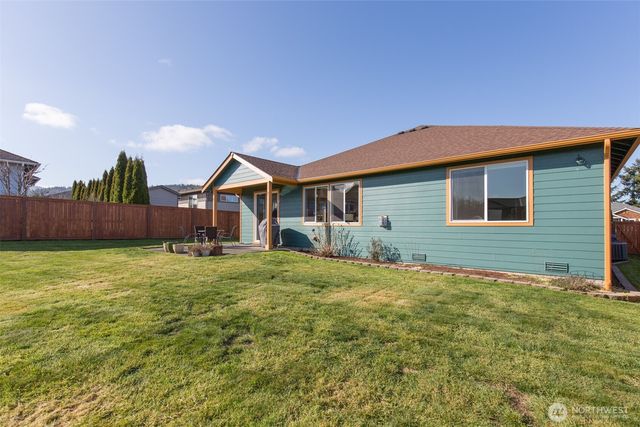 271 Blue Glacier Loop, Sequim, WA 98382