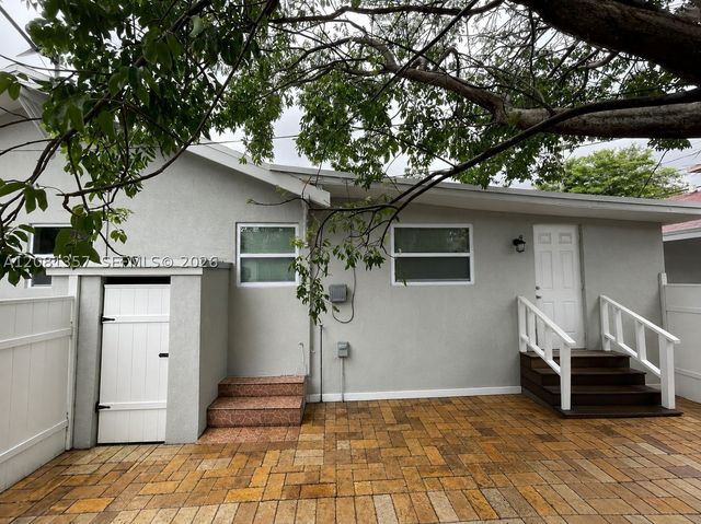 821 SW 29th Ct, Miami, FL 33135