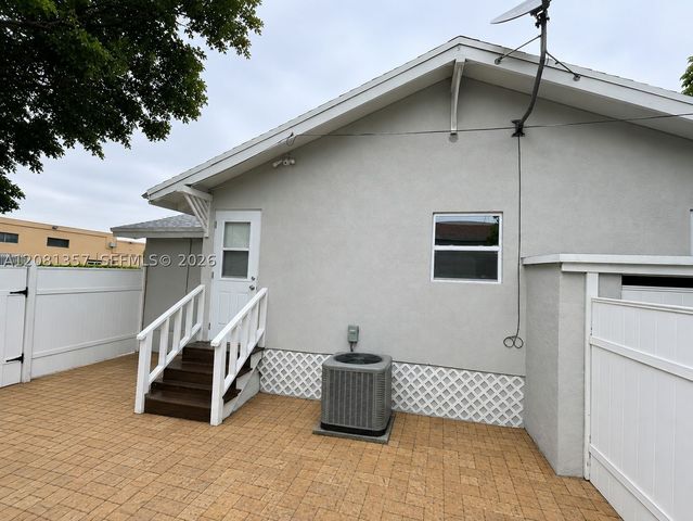 821 SW 29th Ct, Miami, FL 33135