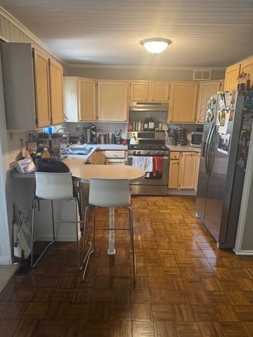 1505 65th Place, Indian Head Park, IL 60525