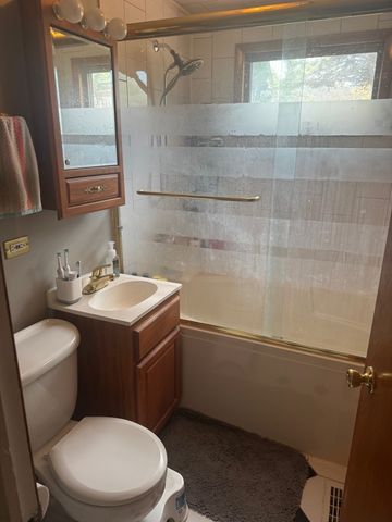 1505 65th Place, Indian Head Park, IL 60525