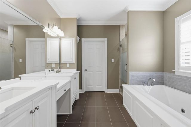 3206 Henderson Bayou Road, Lake Charles, LA 70605