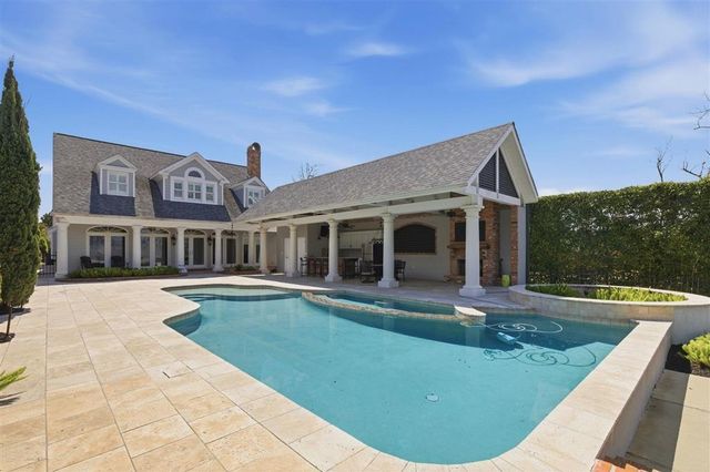 3206 Henderson Bayou Road, Lake Charles, LA 70605