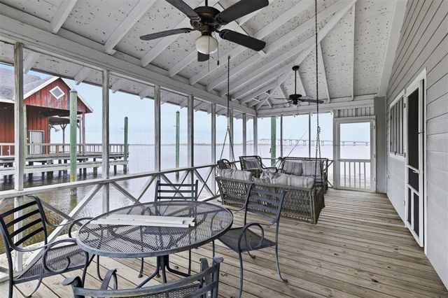 3206 Henderson Bayou Road, Lake Charles, LA 70605