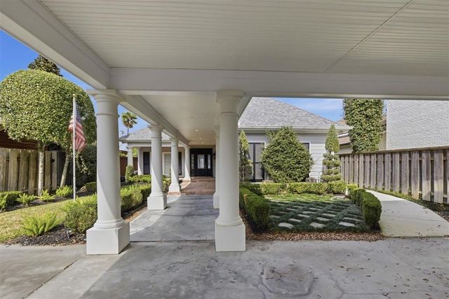 3206 Henderson Bayou Road, Lake Charles, LA 70605