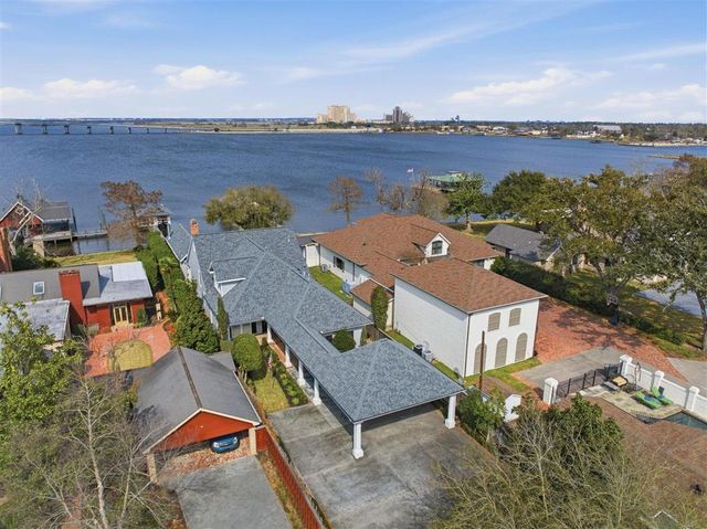 3206 Henderson Bayou Road, Lake Charles, LA 70605