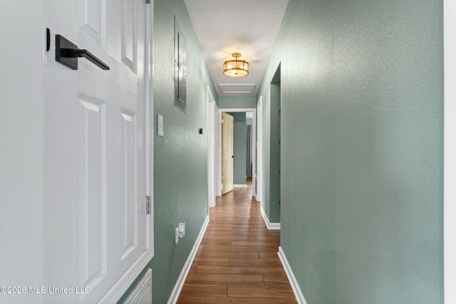 6321 Chaucer Drive, Ocean Springs, MS 39564